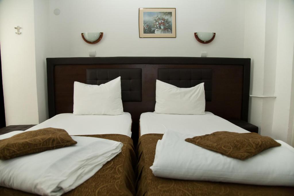 Hotel Metropol 피테슈티 외부 사진